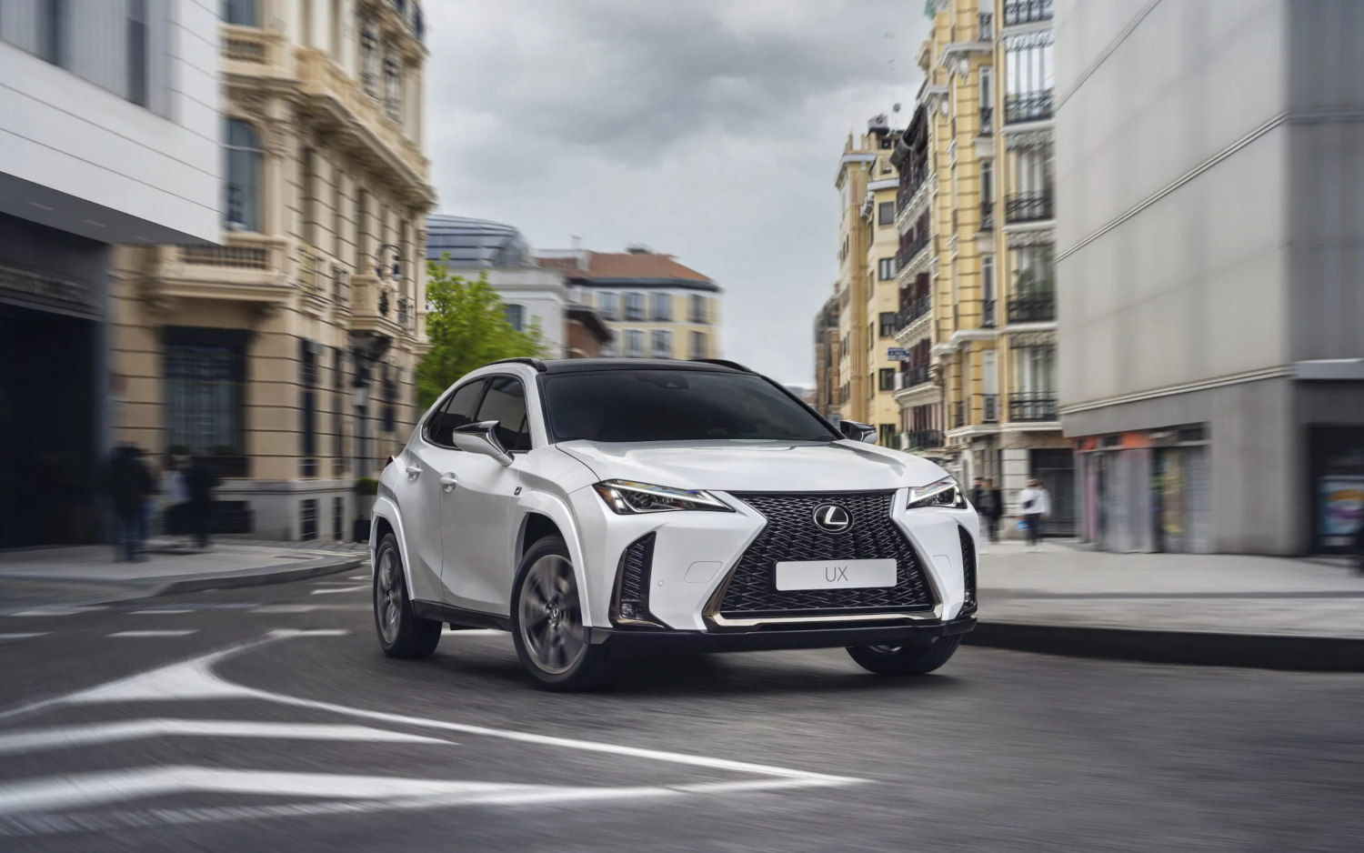 Comparison Lexus UX 200 2021 Vs Lexus UX 250h F Sport 2023 SUV comparison-lexus-ux-200-2021-vs-lexus-ux-250h-f-sport-2023-suv